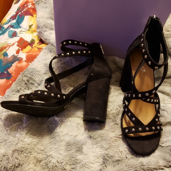 Blocked heel shoes - Picture 2 of 3